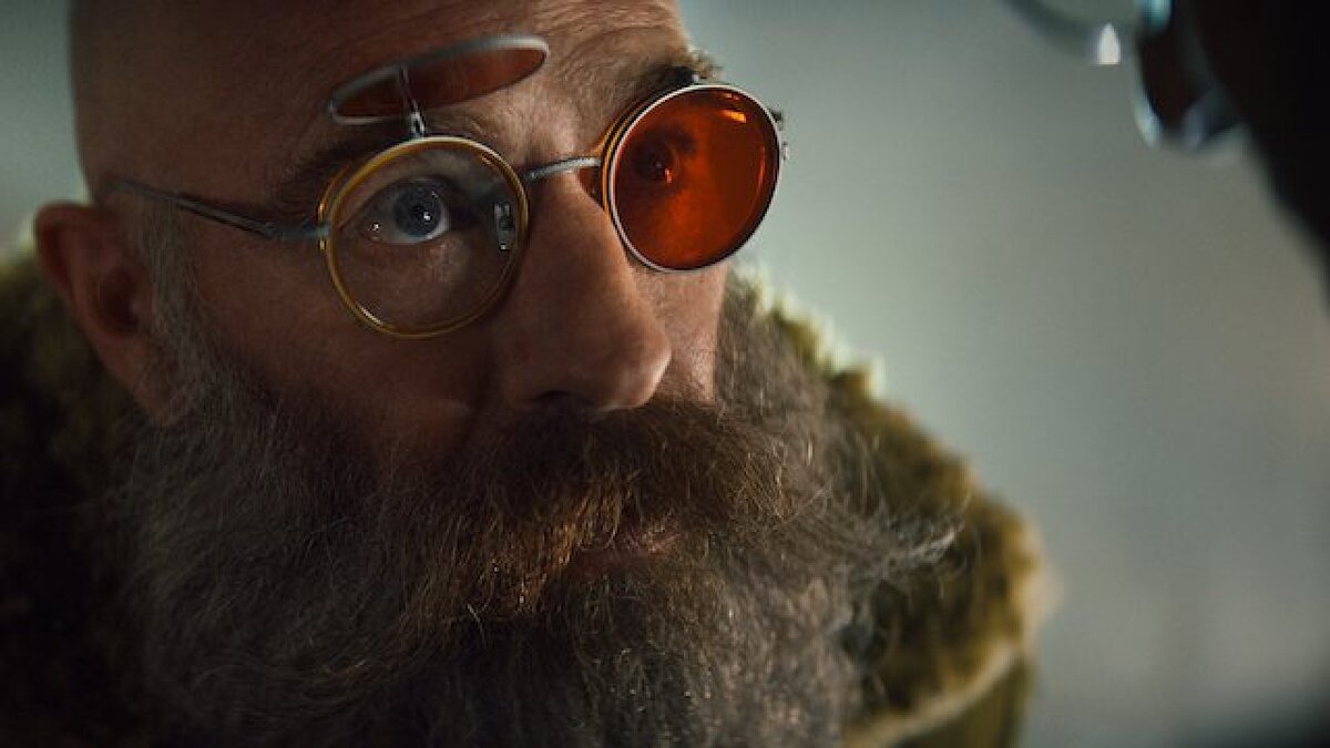 Все кадры взяты из сериала "Мальчик с оленьими рогами". Создатель – Джим Микл