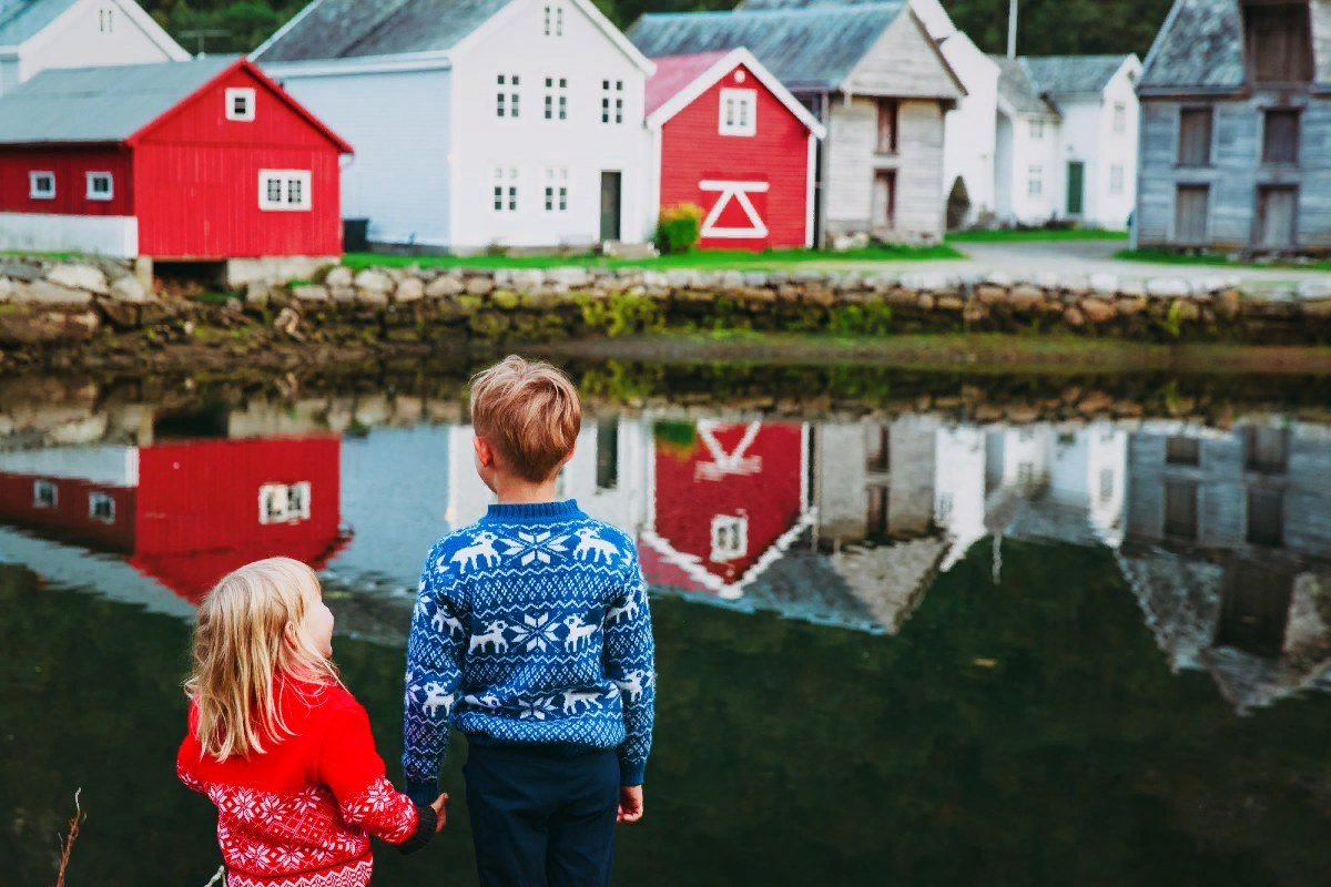 Интернет в норвегии. Воспитание детей в Норвегии. Школа в Норвегии Эстетика. Воспитание детей в Норвегии в семье. Школа в деревне Норвегии.
