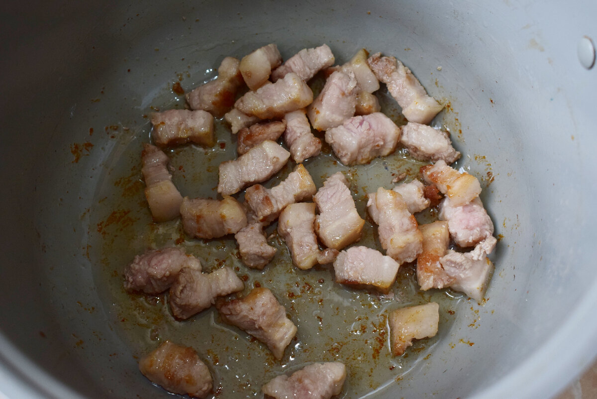 Фермерская свиная грудинка в мультиварке, тушенная с картофелем. Рецепт с фото