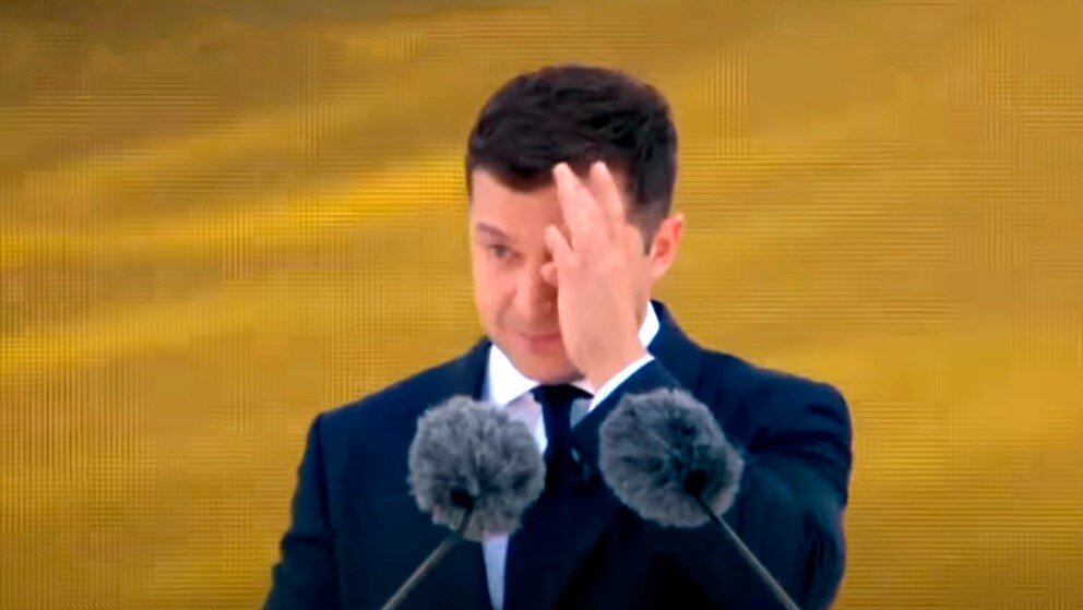 ФОТО ПРЕЗИДЕНТА УКРАИНЫ ЗЕЛЕНСКОГО В.А.НА ПАРАДЕ ВОЕННОЙ НЕМОЩИ УКРАИНЫ 24. 08. 2021 Г. А СЛЕЗЫ ИСКРЕННИЕ ИЛИ КРОКОДИЛОВЫЕ? ИСТОЧНИК СВОБОДНЫЙ.