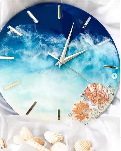 Часы морской тематики.