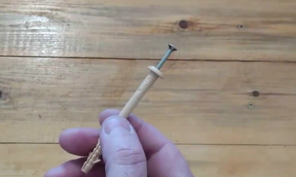 Дюбель-гвоздь - отличный помощник не только при монтаже плинтуса.