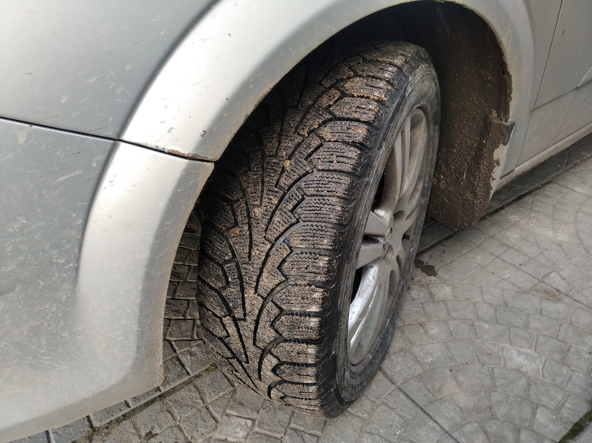 В продолжении темы оставьте свои комментарии о вашей резине по этим откликам можно будет составить картину на будущее какие приобретать шины на сезон ведь ваши отзывы будут не предвзяты честные не рекламные что поможет выбрать действительно хорошие покрышки присоединяйтесь к теме.