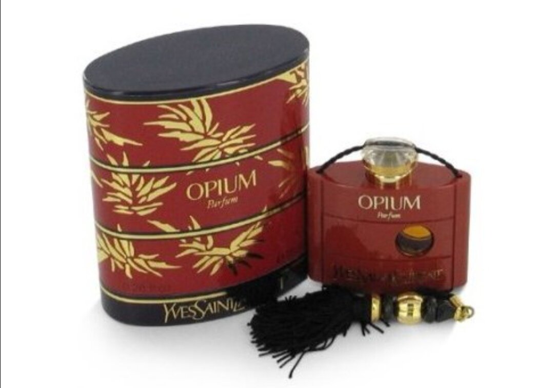 Духи с кисточкой. Духи Yves Saint Laurent Opium. Ив сен Лоран духи опиум. Yves Saint Laurent Opium духи 7.5 мл. Ив сен Лоран духи женские опиум.