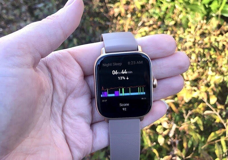 Внешне Amazfit GTS 3 напоминают Apple Watch. Фото: androidcentral.com