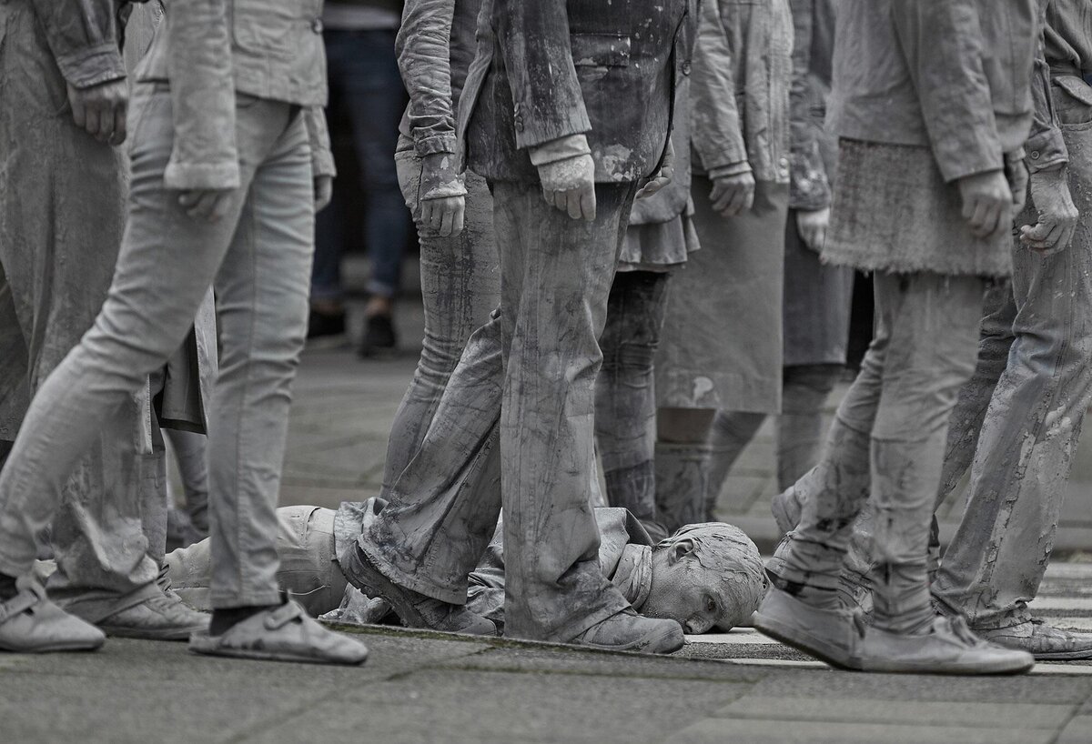 Сон был похож на бред, но дал мне смелости принять это решение. 