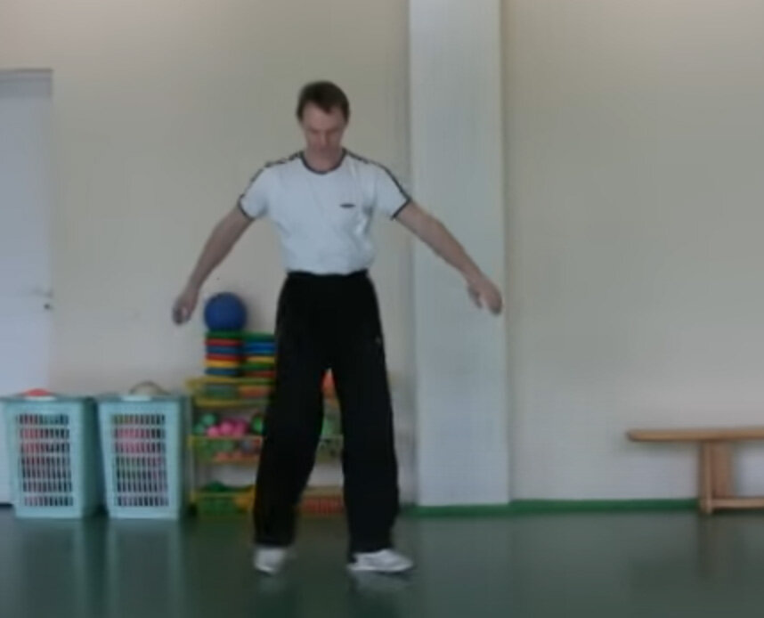 Отставляем правую.