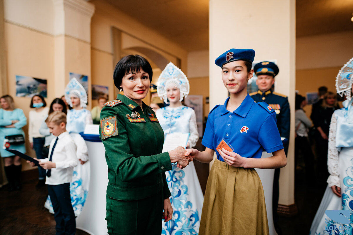В Центральном офицерском клубе ВКС более 100 ребят принесли клятву юнармейца