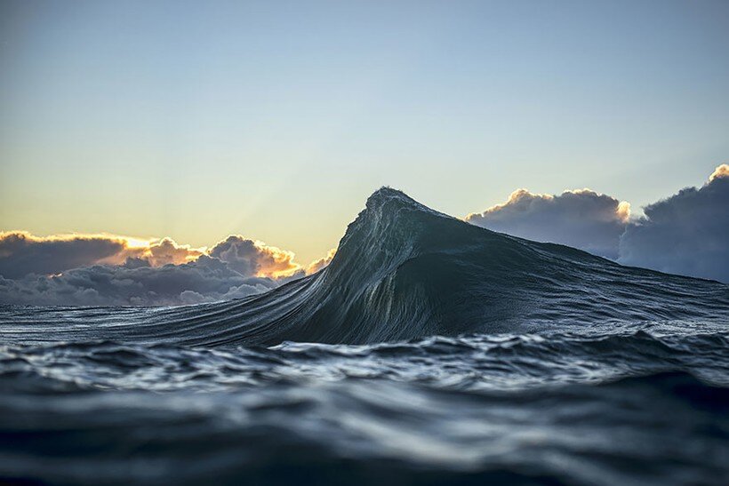 Фотограф море. Рэй Коллинз фотограф волны. Рэй Коллинз фотографии. Море волны горы. Океан волны горы.