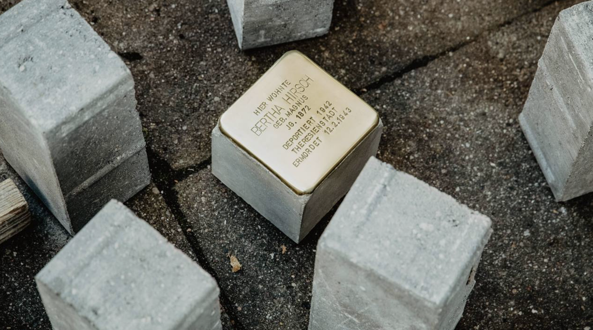 Камень преткновения. Stolpersteine. Камни преткновения в Германии. Stumbling Block. Stumbled Block.