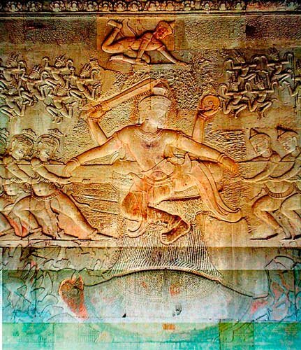 Вишну в окружении богов и асуров при пахтании океана 
