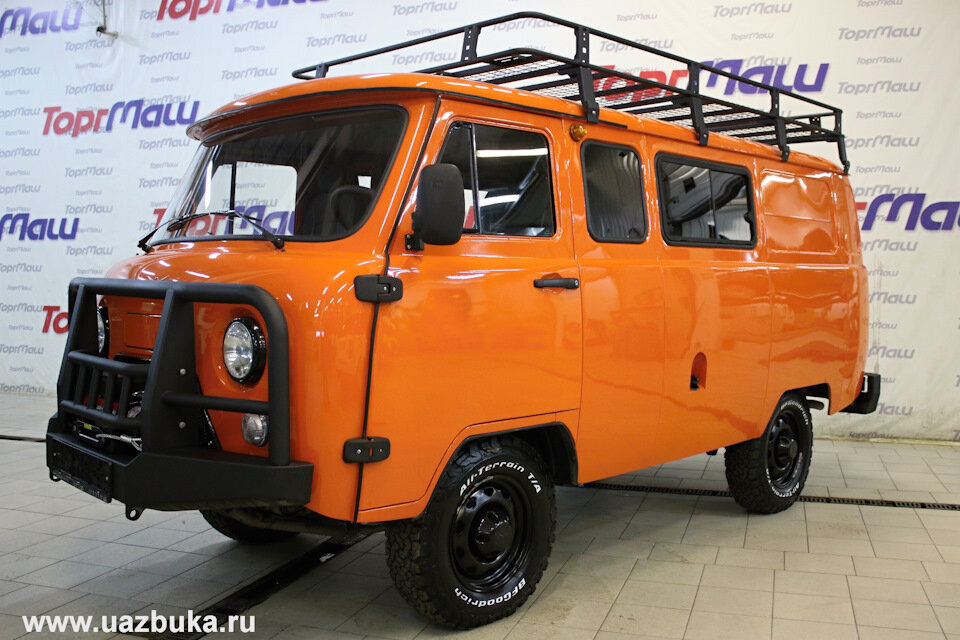 Наконец-то у завода дошли руки и до Буханки. А то как то обидно — Патриот в версии Экспедиция был, Хантер Экспедиционный был, а Буханки Экспедиционной не было. Теперь она официально появилась. Кстати, это не единственный сюрприз!
Самый большой сюрприз видно на фото