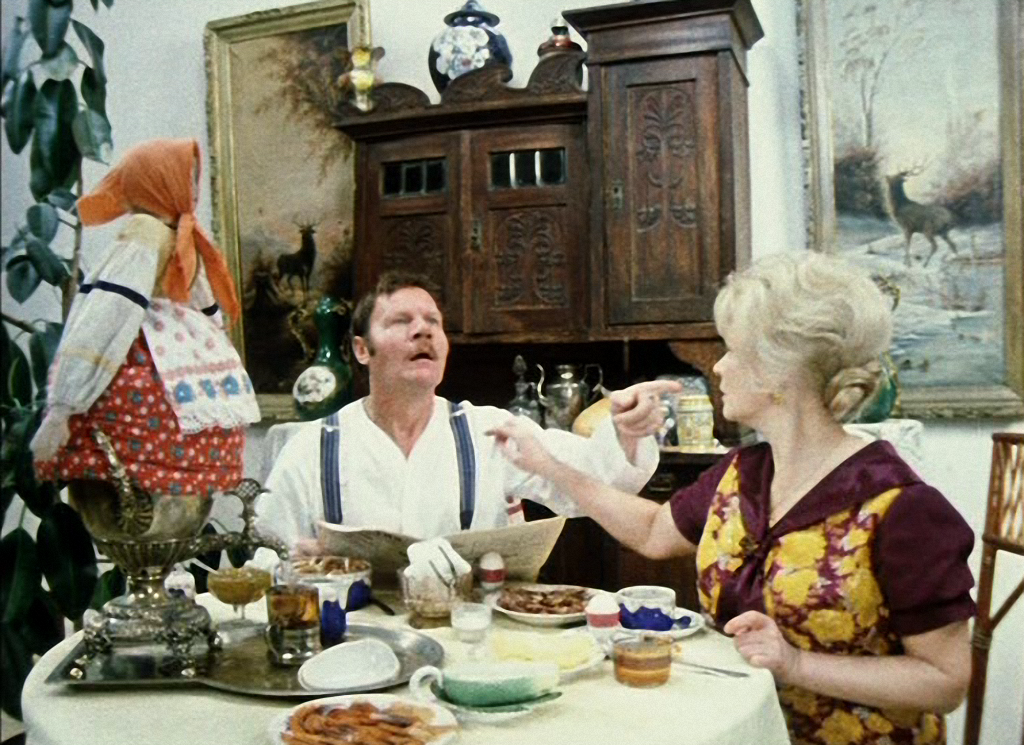 Кадр из фильма "Не может быть!"   Они-они Горбушкин!