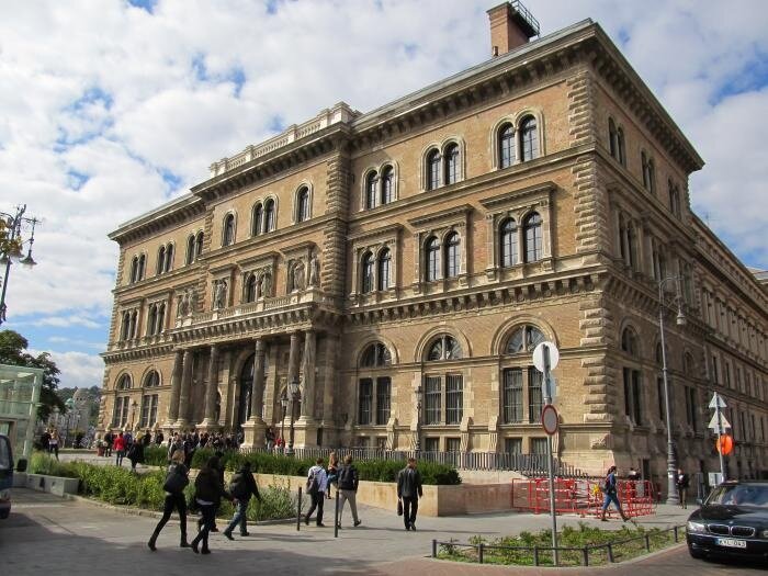 Университет Корвина в Будапеште (Corvinus University of Budapest)