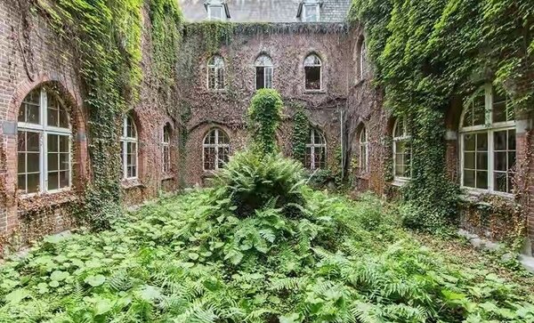 20 de locuri abandonate și pustii care te vor face să fii martor la puterea nemărginită a naturii