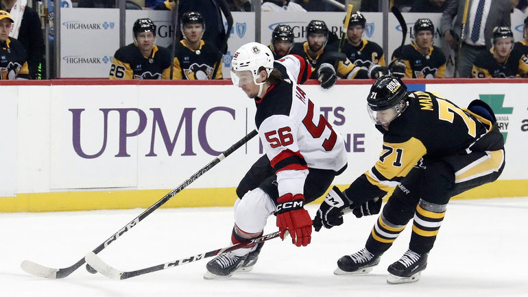    Форвард «Питтсбурга» Евгений Малкин (справа). USA Today Sports