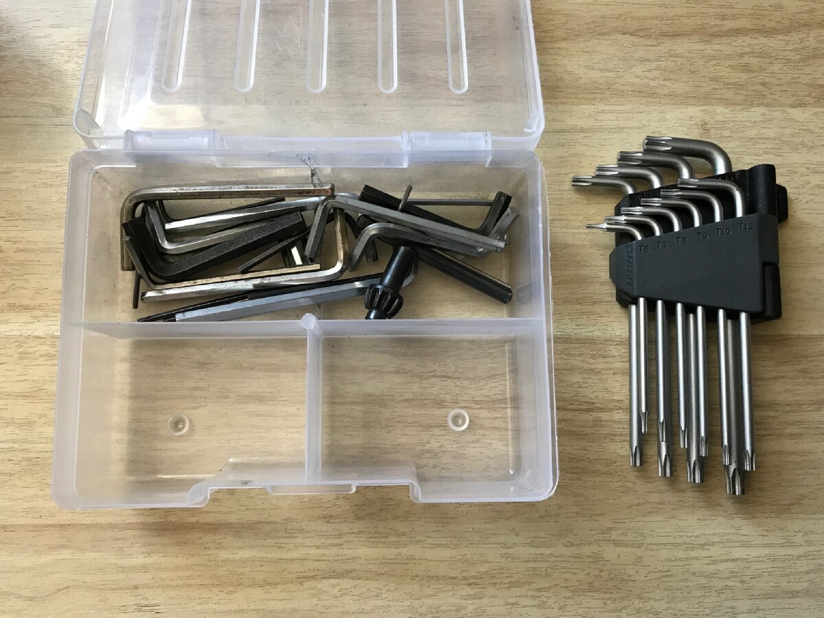 Я пользуюсь простыми шестигранниками, а также набором шестигранников от компании Giant.