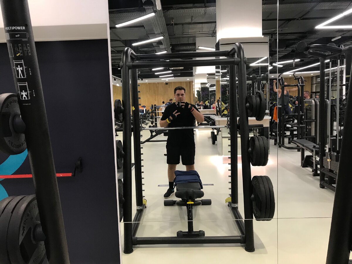 🏋🏻‍♀️ В клубе. Уже и не помню когда был на тренировке последний раз:)
