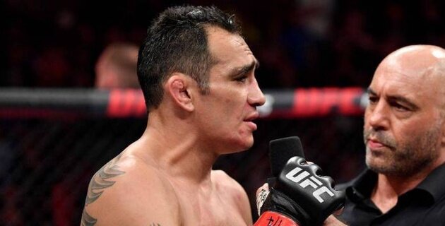 Тони Фергюсон. Фото: essentiallysports.com©Новости спорта  Смешанные  UFC01001Сегодня 11:02Американский боец смешанных единоборств Тони Фергюсон поддержал чемпиона UFC россиянина Хабиба Нурмагомедова, отец которого Абдулманап скончался на 58-м году жизни.
