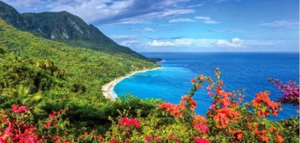 дорога в Бухту Орлов, вид на пляж playa San Rafael