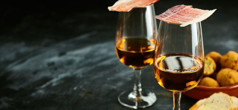 Не люблю вино, но портвейн или херес с удовольствием выпью.