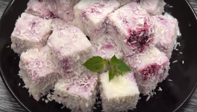 Легкий летний десерт с ягодами 