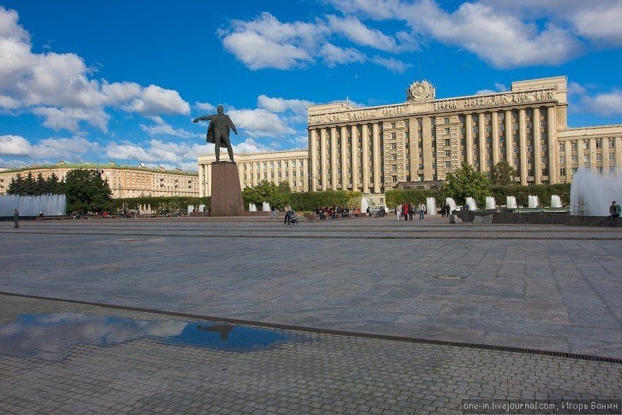 Пл советов. Дом советов Московская площадь Санкт-Петербург. Дом советов Санкт-Петербург Московский проспект. Московский проспект Санкт Петербург Московская площадь дом советов. Дом советов Санкт-Петербург памятник Ленину.