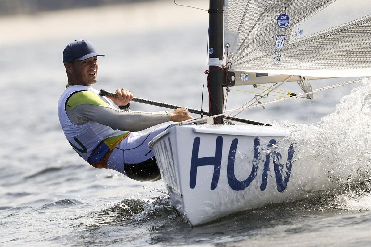 Спортсмен парусным спортом 7 букв