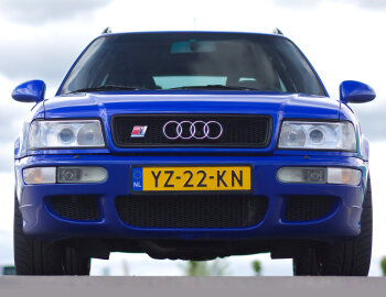 Audi RS2 (фото с сайта www.autowp.ru)
