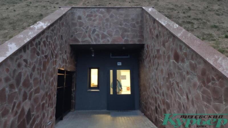 Вход в туалет. Фото Саши Май 