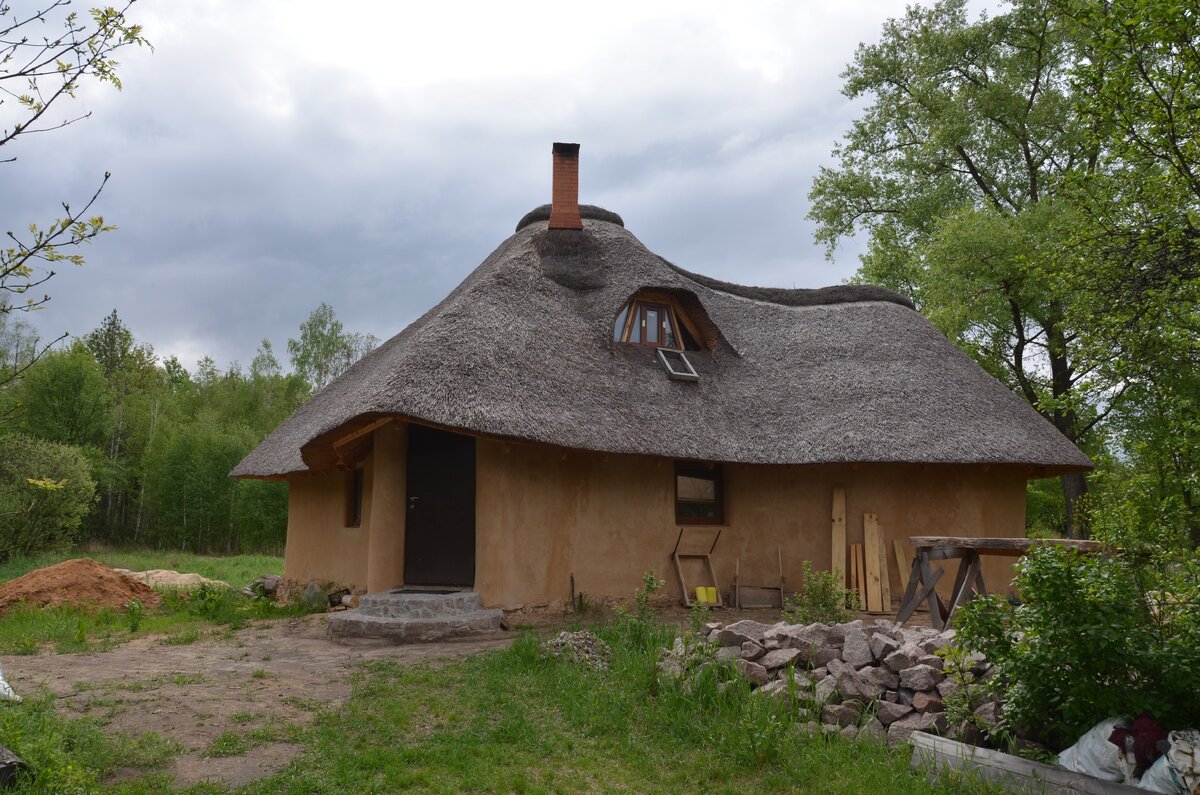 Дом среди леса