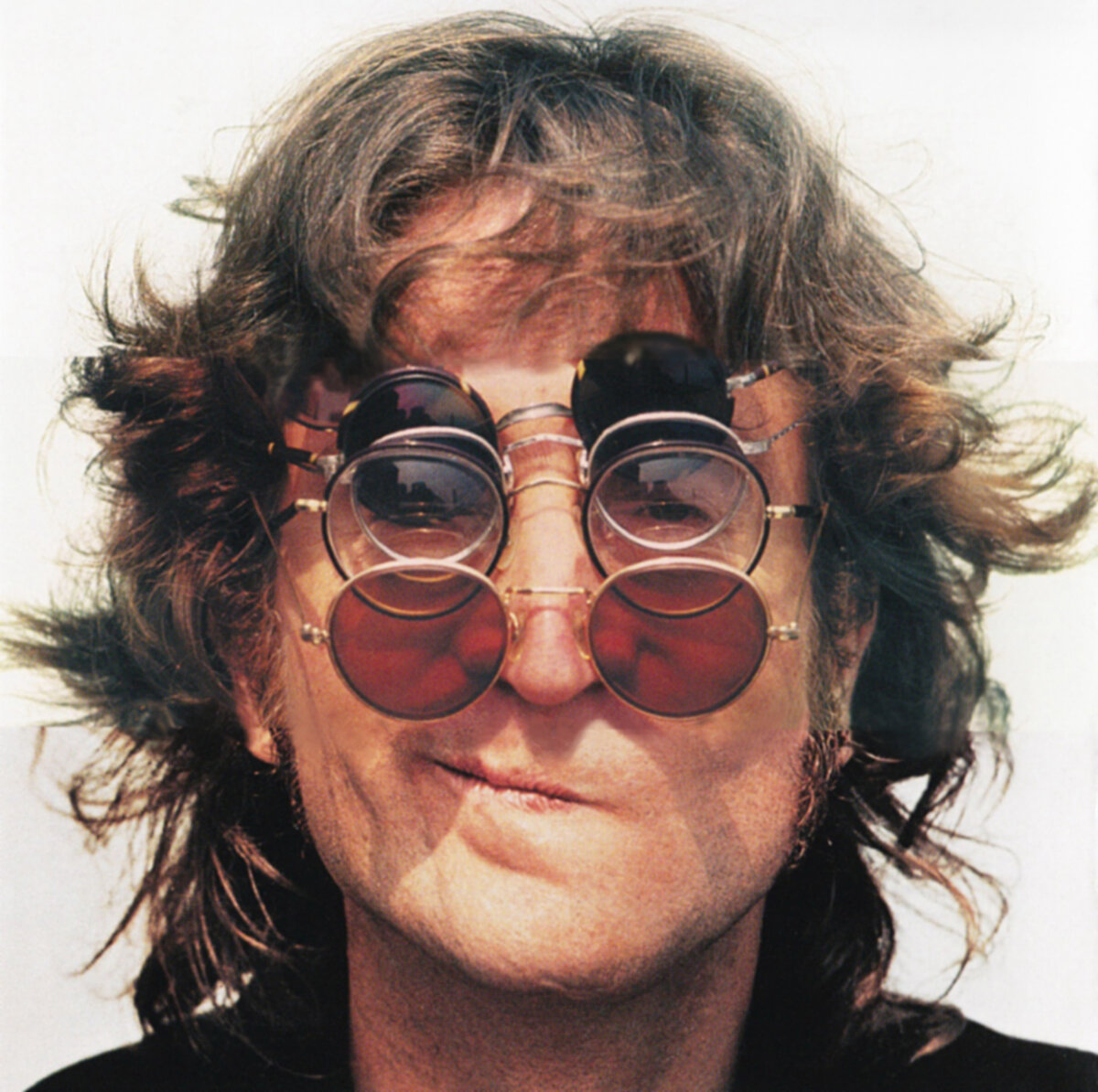 Джон Леннон и его очки. 