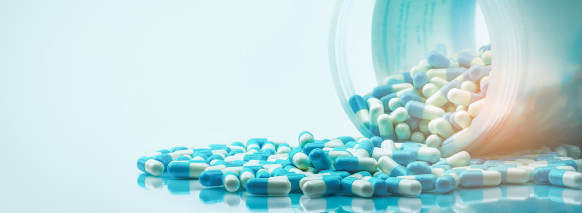 Вред печени могут причинить даже витамины. Очень важно четко соблюдать дозировку.