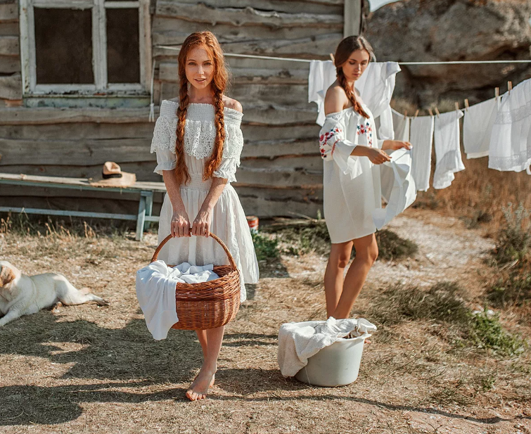 Барин молодая. Фотосессия в деревенском стиле. Сельские девушки. Крепостные девушки красивые. Деревенское платье.