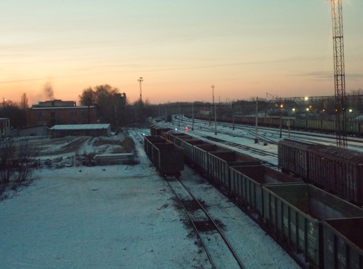 Зимний закат на станции