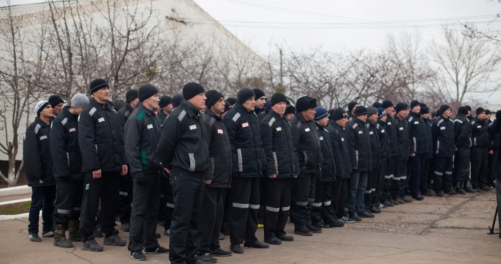 Записки зека. Часть 1. «Там по периметру горят фонари»