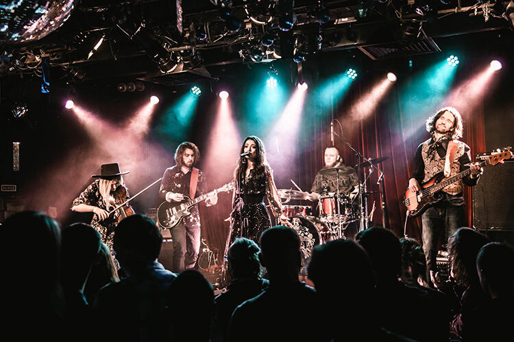 © Яна Вознессенская