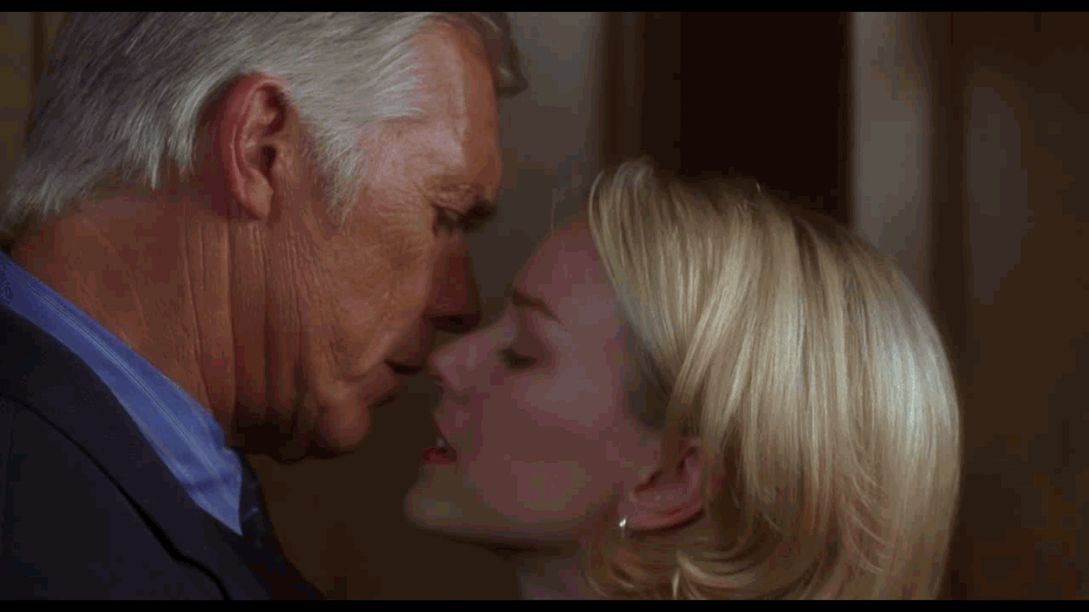 Бетти целует Вуди