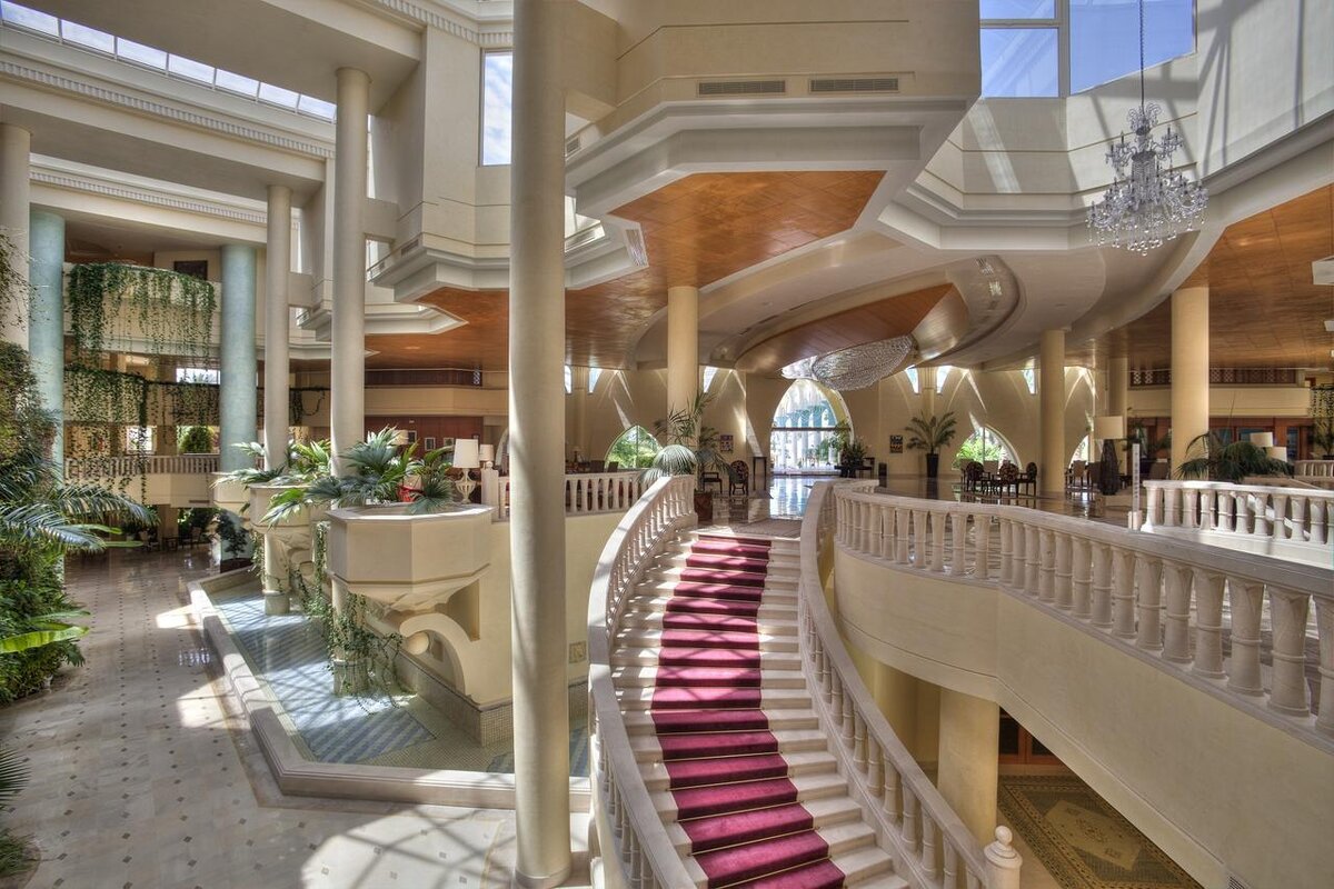 Источник: https://hotels.sletat.ru/i/f/17483_4.jpg