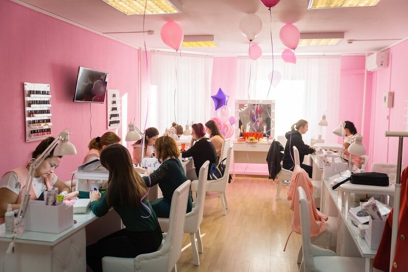 Современные студии маникюра