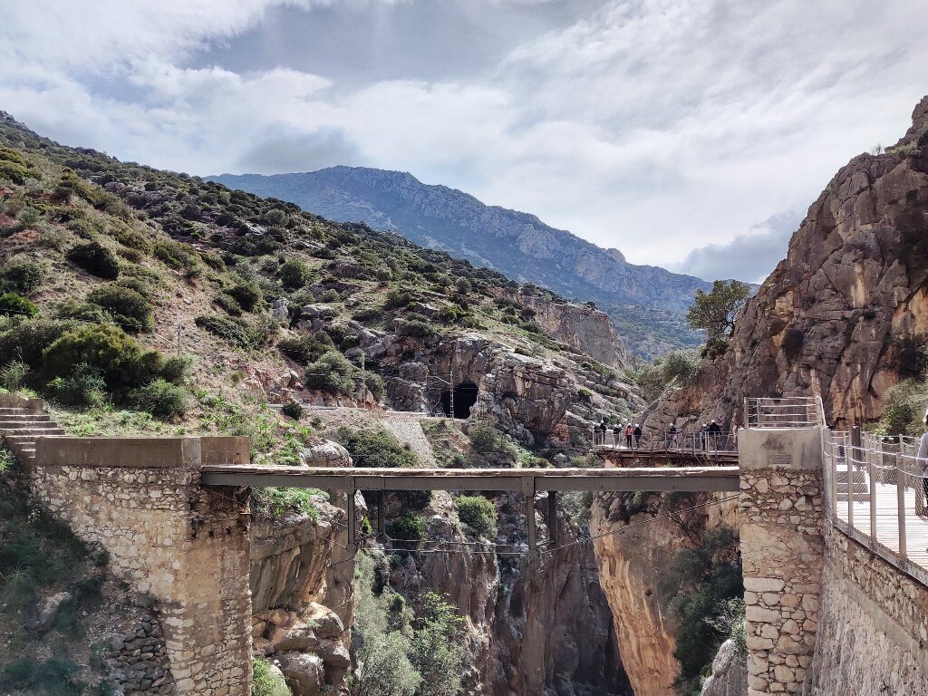 Cuanto tiempo se tarda en hacer el caminito del rey