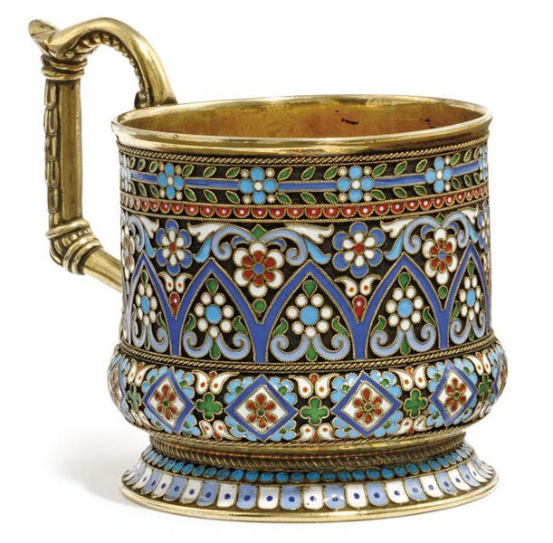 Подстаканник производства Павла Овчинникова. Серебро, позолота, эмаль. 1894 год .