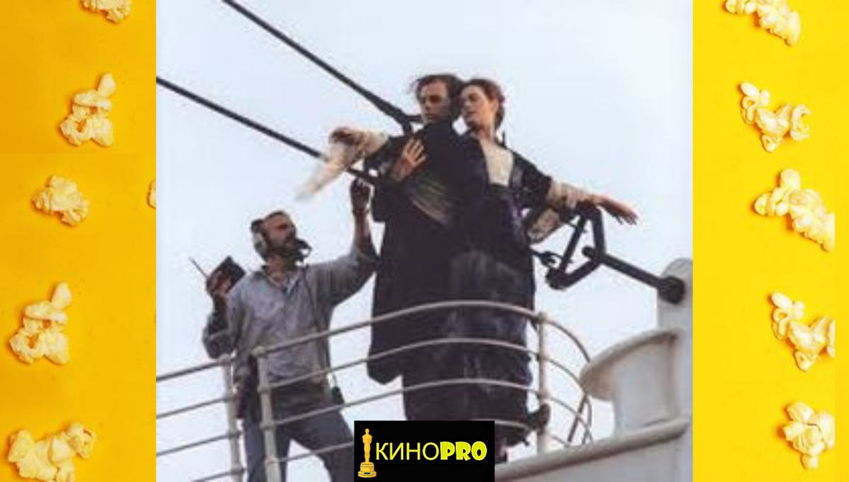 Постановка самой главной сцены, которая потом превратится в мемы. Крутите галерею