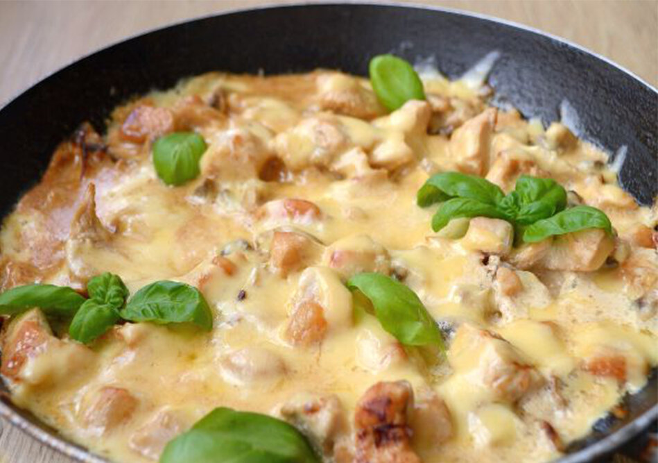 Жульен со сметаной рецепт с фото Жюльен с курицей и грибами на сковороде за 30 минут У ПЛИТЫ Дзен