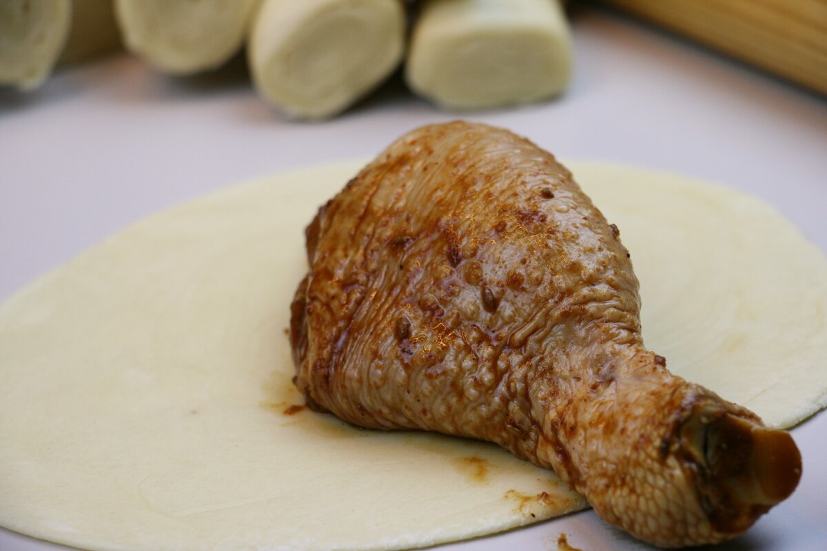 Куриные голени в тесте: вкусное, сочное блюдо, эффектная подача