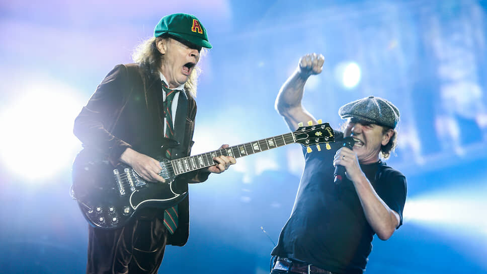 Первое, что приходит в голову – Rock'n'roll Train AC/DC