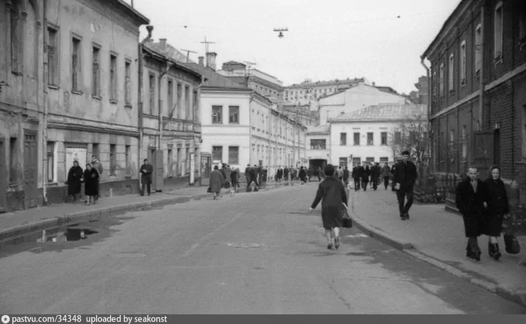 Большой Кисловский переулок (улица Семашко), 1960 - 1969 г. Автор А. Зилов.