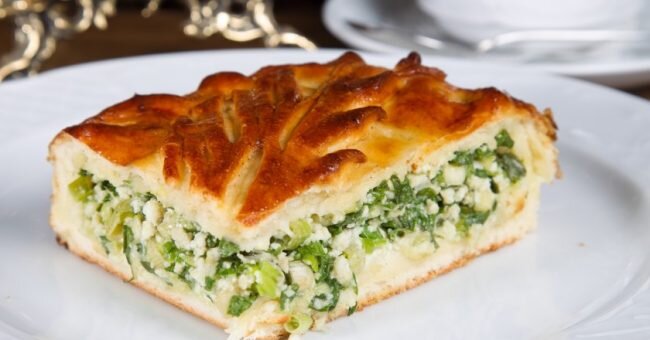 Заливные пироги сэкономят время и выручат в любой ситуации. Незатратная, быстрая выпечка, с которой справится даже начинающий кулинар.
