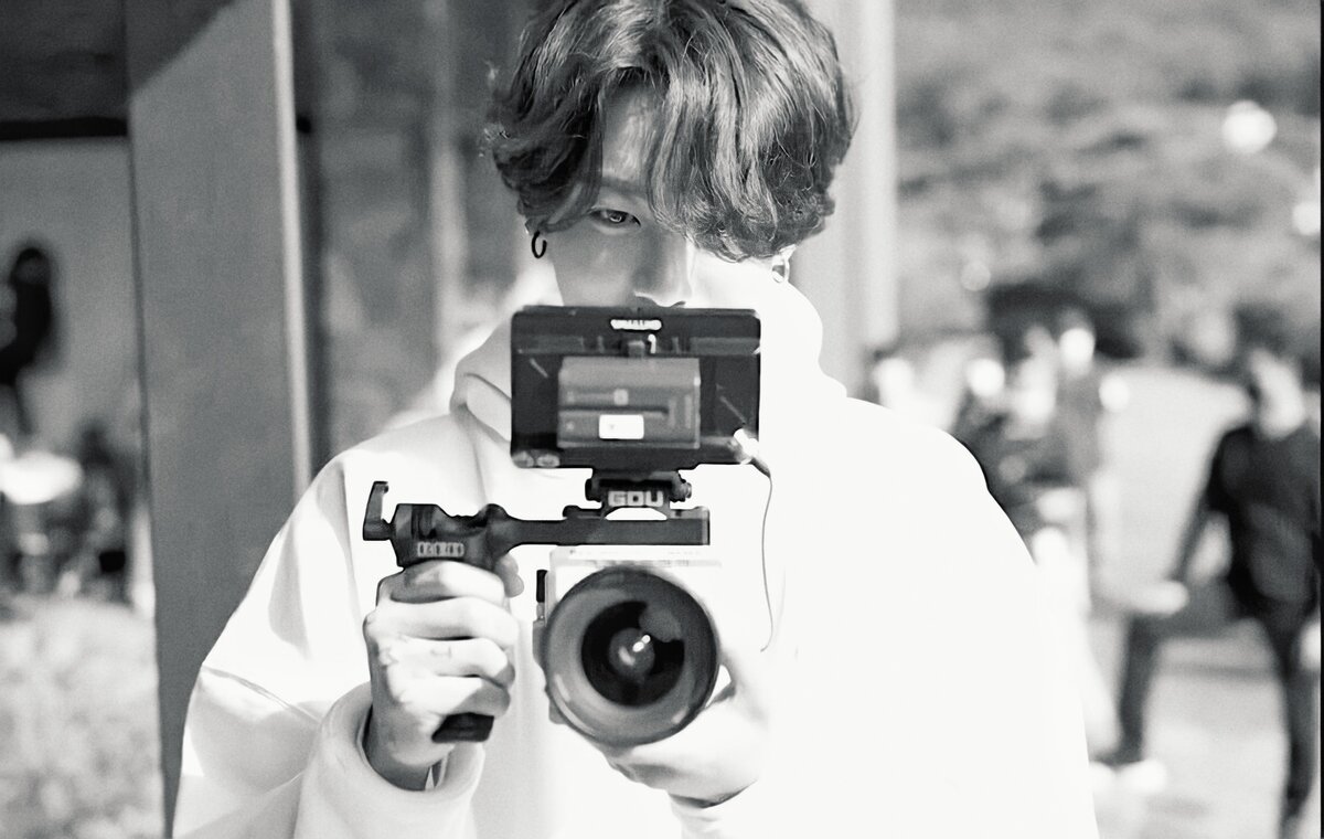 Don t change чонгук. Чонгук 2020 Life goes on. БТС Life goes on. BTS 2021 Life goes on. BTS фотосессия 2020 Life goes on.