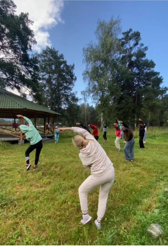 Алтай. Место силы у горы "Белый слон". Упражнение "Олень". Что бы почувствовать энергию этого места и энергию Оленя, мы выполнили определенные действия. 